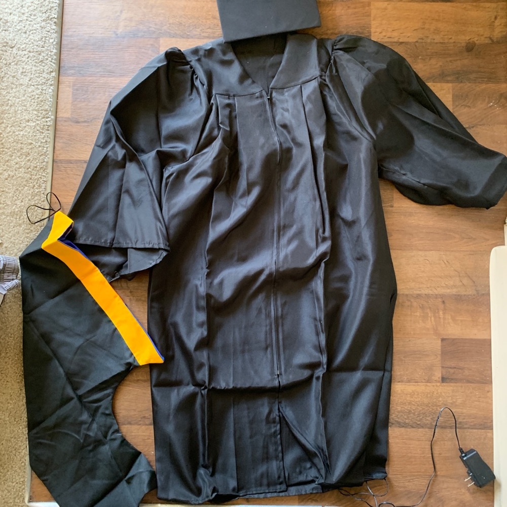 Graduation cap/gown (whole set)